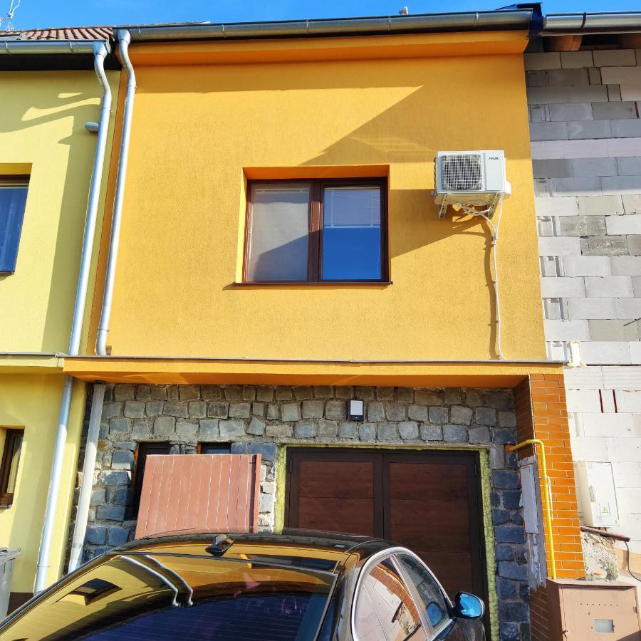 Ubytovani Na Sklepe U Spacira Velké Pavlovice Exteriör bild