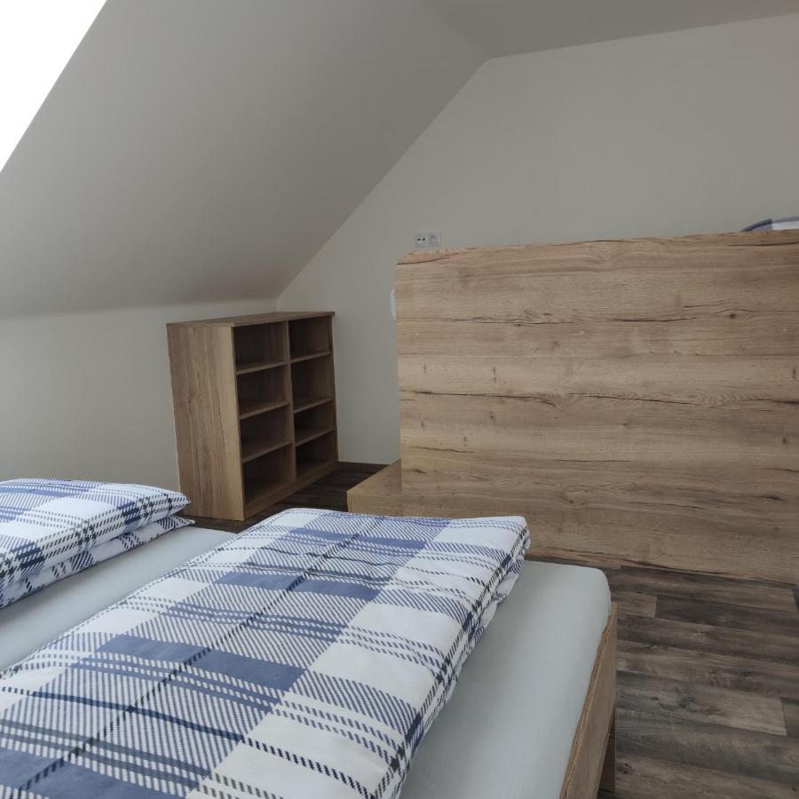 Ubytovani Na Sklepe U Spacira Velké Pavlovice Exteriör bild